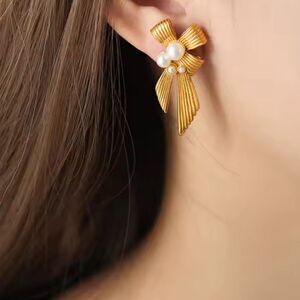 Bow earrings N78